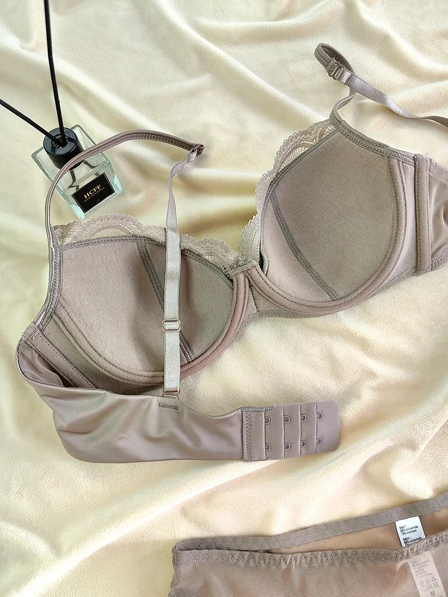 2 Pieces Sexy Thin Cup Lingerie Set French Lace Push Up Bra Women Wireless Underwear High Quality Comfort Brassiere Panties Set