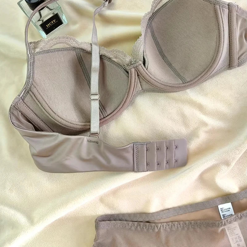 2 Pieces Sexy Thin Cup Lingerie Set French Lace Push Up Bra Women Wireless Underwear High Quality Comfort Brassiere Panties Set