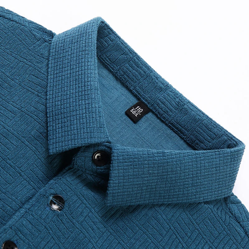 New Men's Business Casual Short Sleeved Shirt with Badge Solid Color Polo Shirt Fashionable Breathable Comfortable Versatile Top