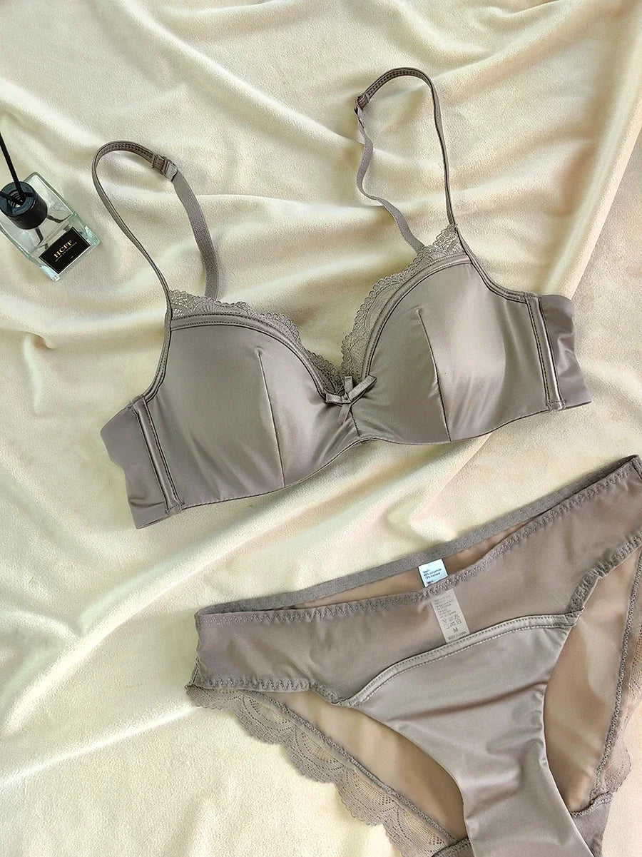 2 Pieces Sexy Thin Cup Lingerie Set French Lace Push Up Bra Women Wireless Underwear High Quality Comfort Brassiere Panties Set