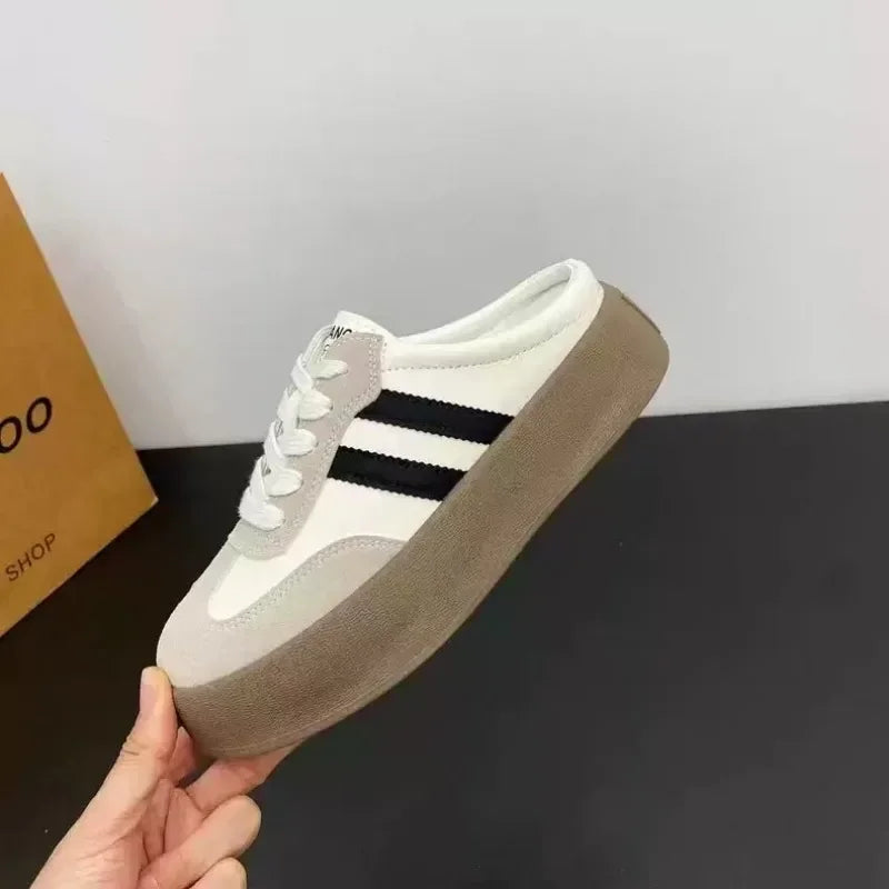 2025 Spring casual lace-up flat shoes are selling well. College-style fashionable thick-soled breathable slippers in large sizes